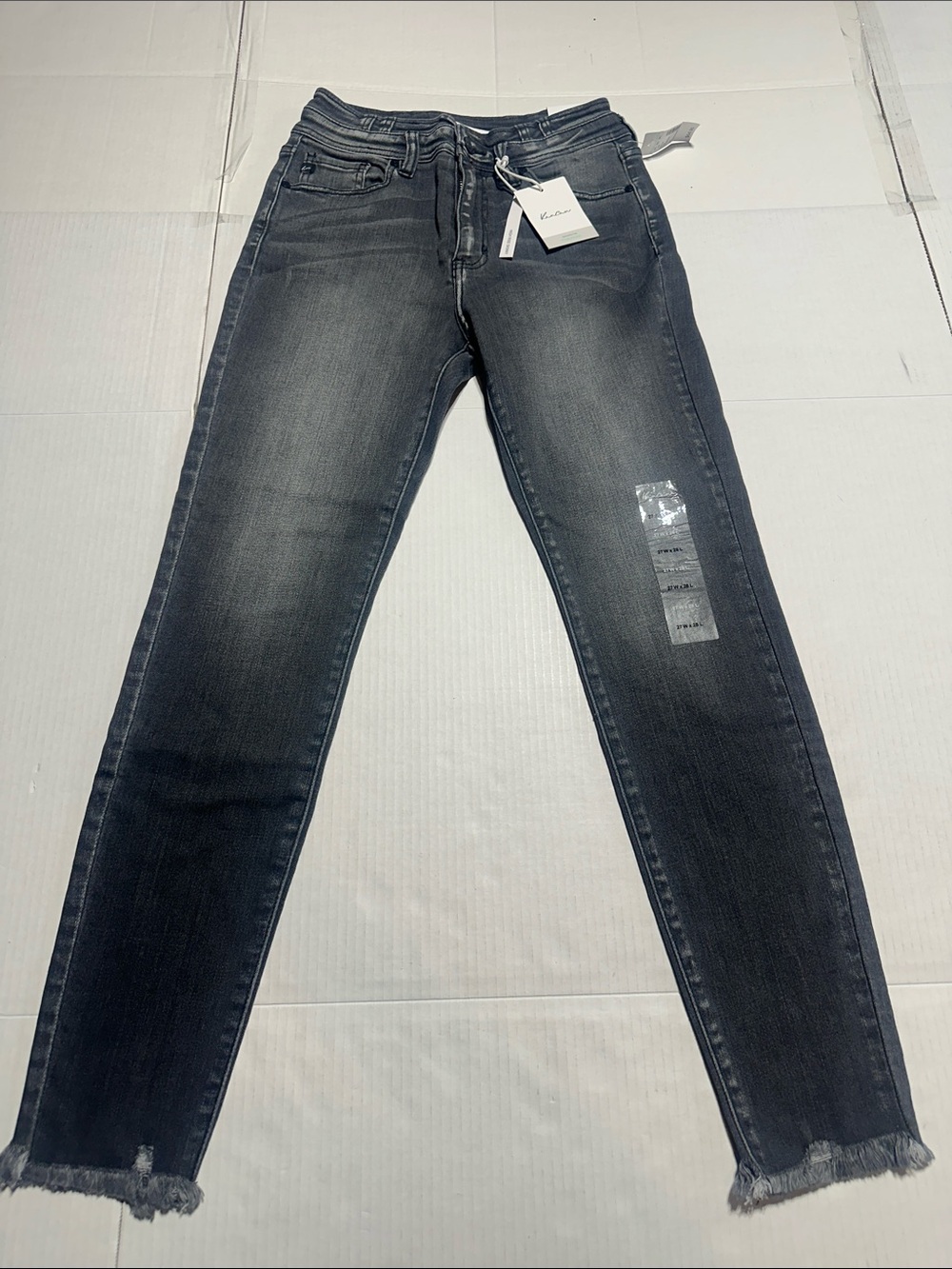 NWT KanCan Black-Grey high rise Skinny Jeans with Frayed Hem pockets and zipper